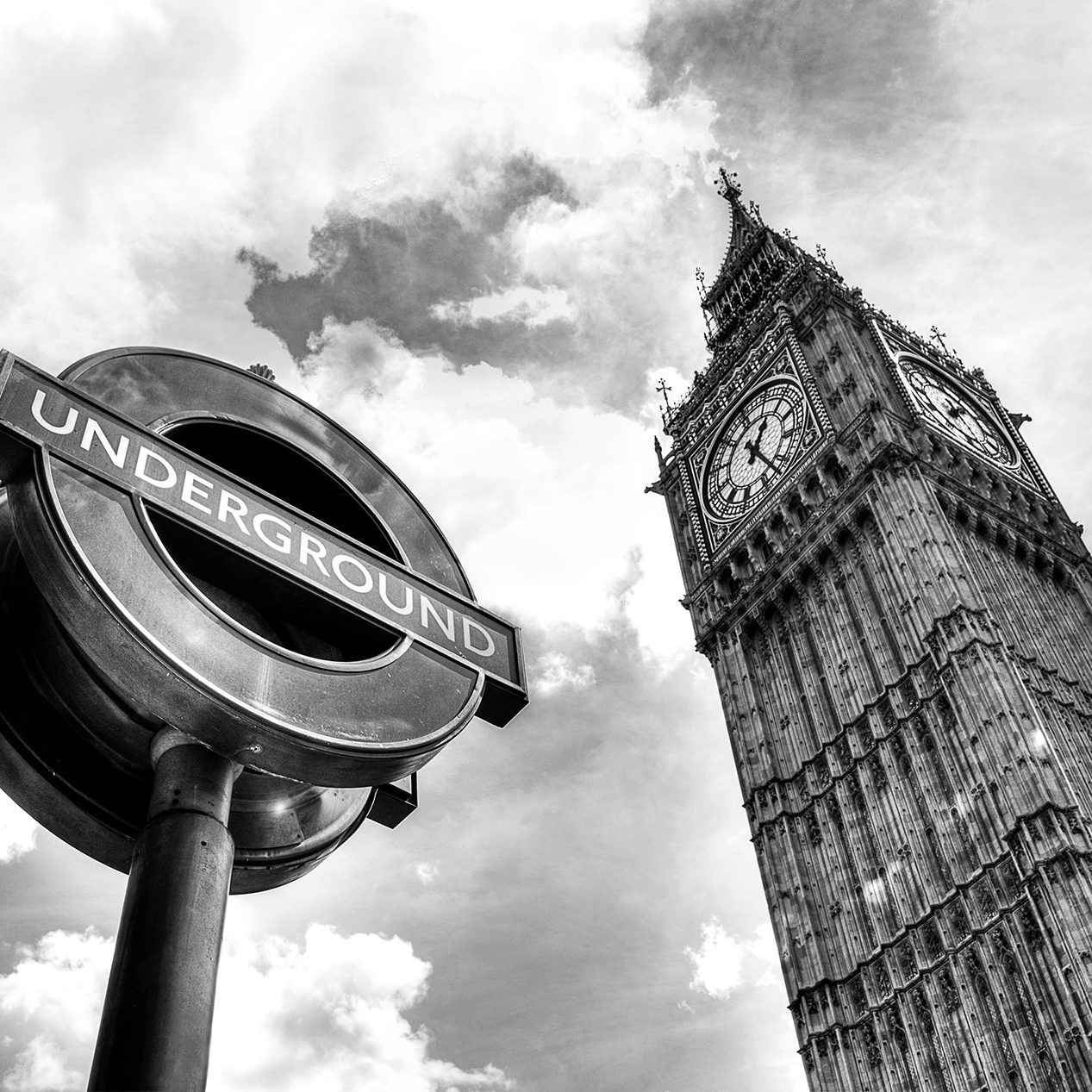 londres london big ben clock horloge westminster tour Royaume-Uni England Tamise great bell tower nikon d800 black and white noir et blanc photographie photography travel europe métro underground